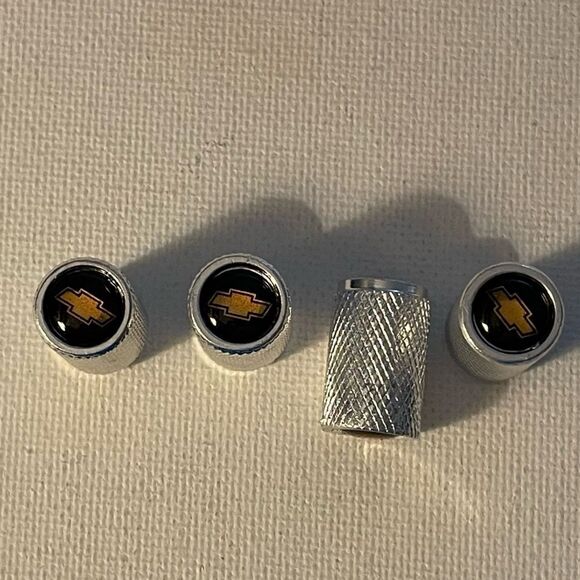 Chevrolet Logo valve Stem caps in Silver set of 4 NWT - Picture 2 of 4
